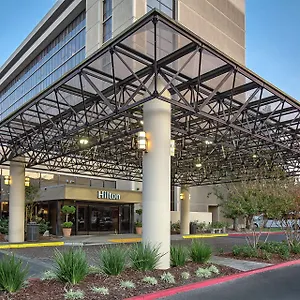 Hilton Arden West Otel
